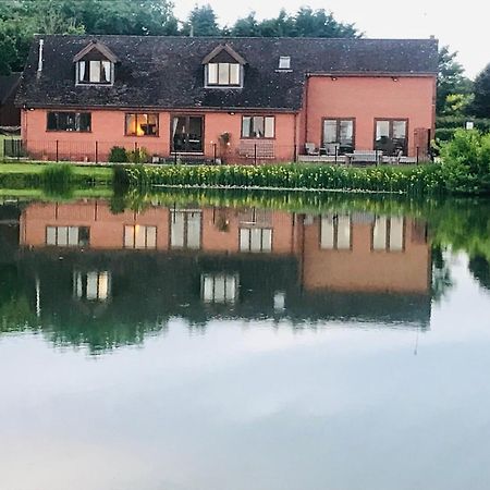 Bransford Farm Fishery & B & B מראה חיצוני תמונה