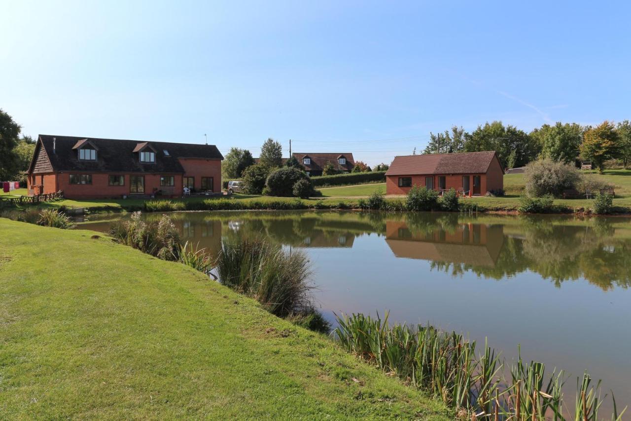 Bransford Farm Fishery & B & B מראה חיצוני תמונה