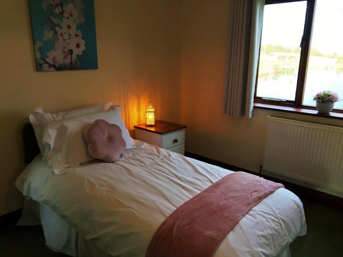 Bransford Farm Fishery & B & B מראה חיצוני תמונה