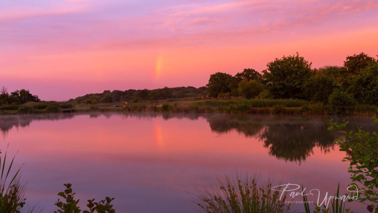 Bransford Farm Fishery & B & B מראה חיצוני תמונה