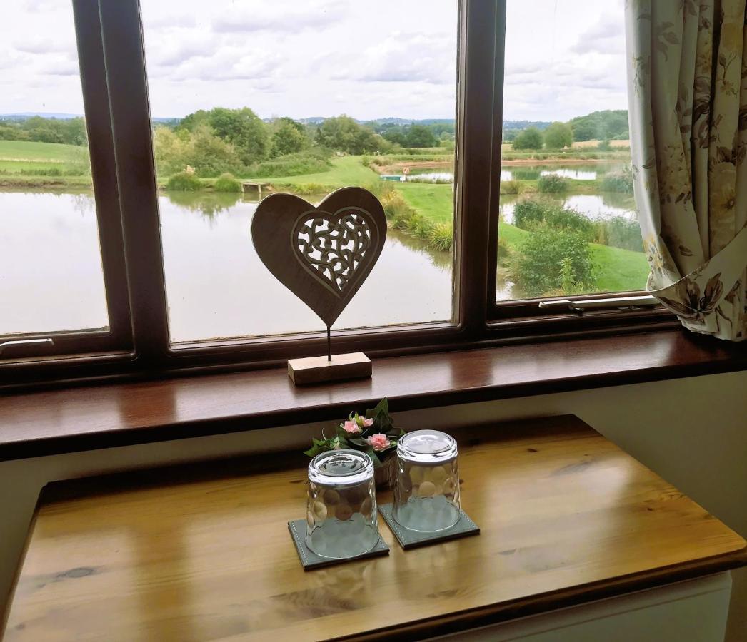 Bransford Farm Fishery & B & B מראה חיצוני תמונה