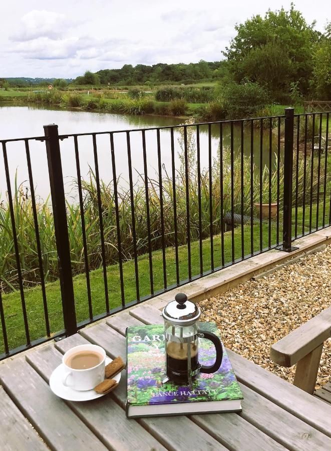 Bransford Farm Fishery & B & B מראה חיצוני תמונה