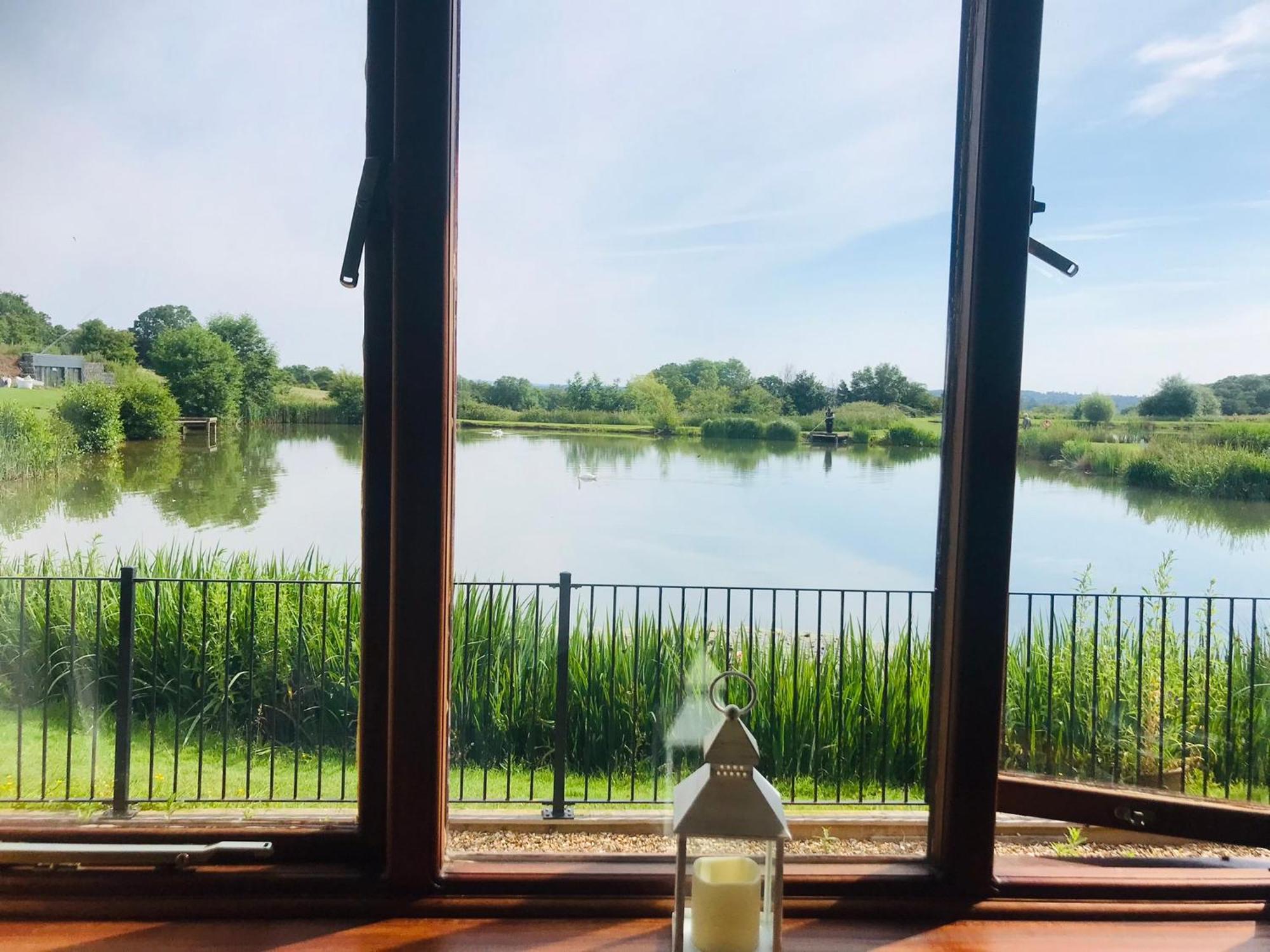 Bransford Farm Fishery & B & B מראה חיצוני תמונה